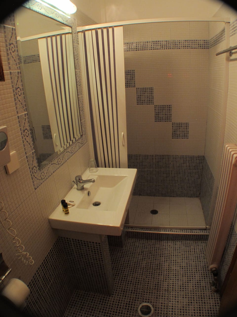 Classic Double Room, Mountain View | Bathroom | Shower, free toiletries, hair dryer, towels