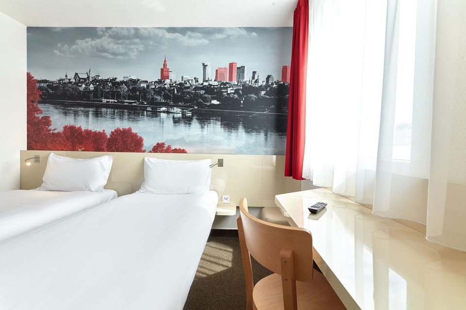Standard Twin Room, 2 Twin Beds | Desk, laptop workspace, blackout drapes, iron/ironing board (on request)