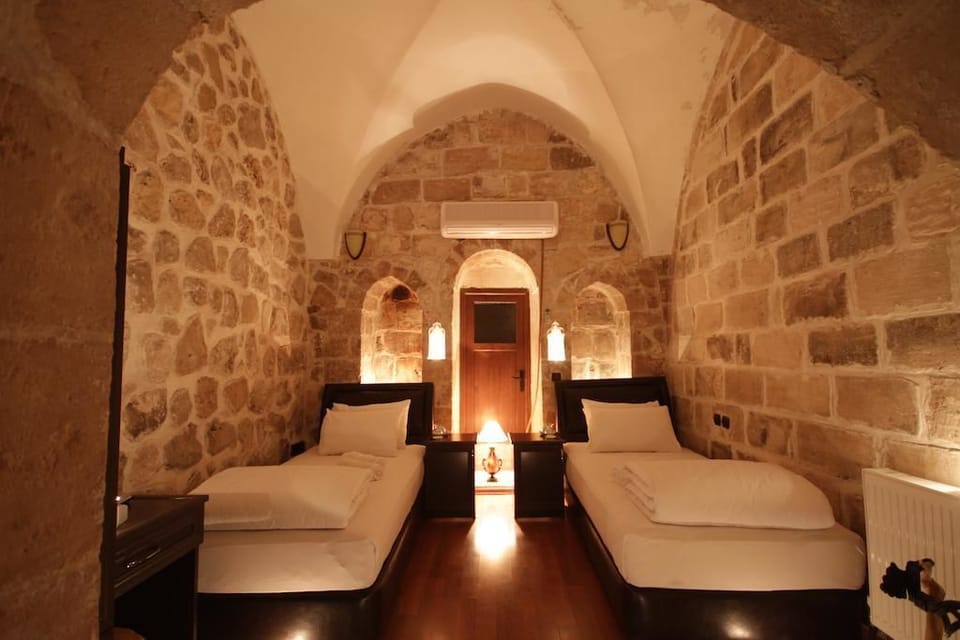 Minibar, free WiFi, bed sheets