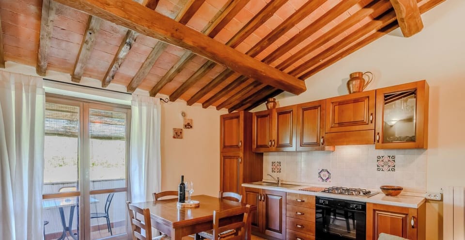 Apartment, 2 Bedrooms | Private kitchen | Fridge, oven, stovetop, cookware/dishes/utensils