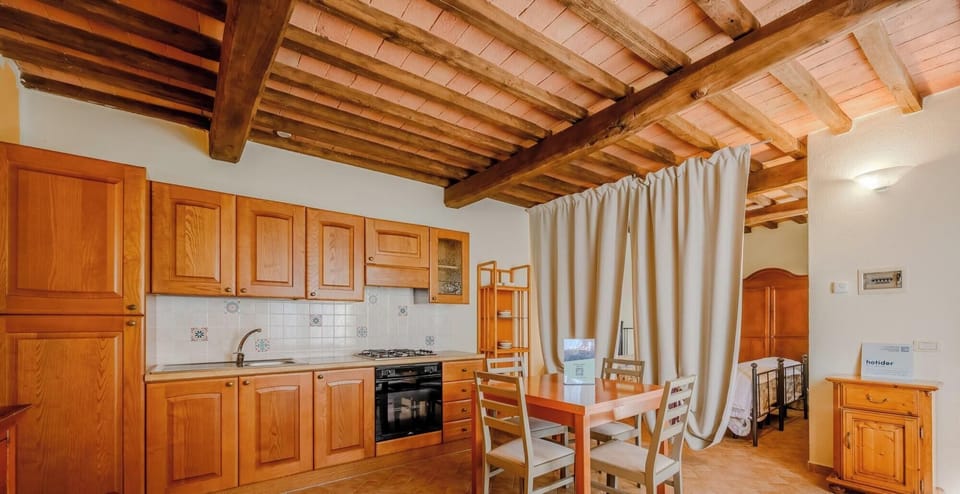 Superior Studio | Private kitchen | Fridge, oven, stovetop, cookware/dishes/utensils