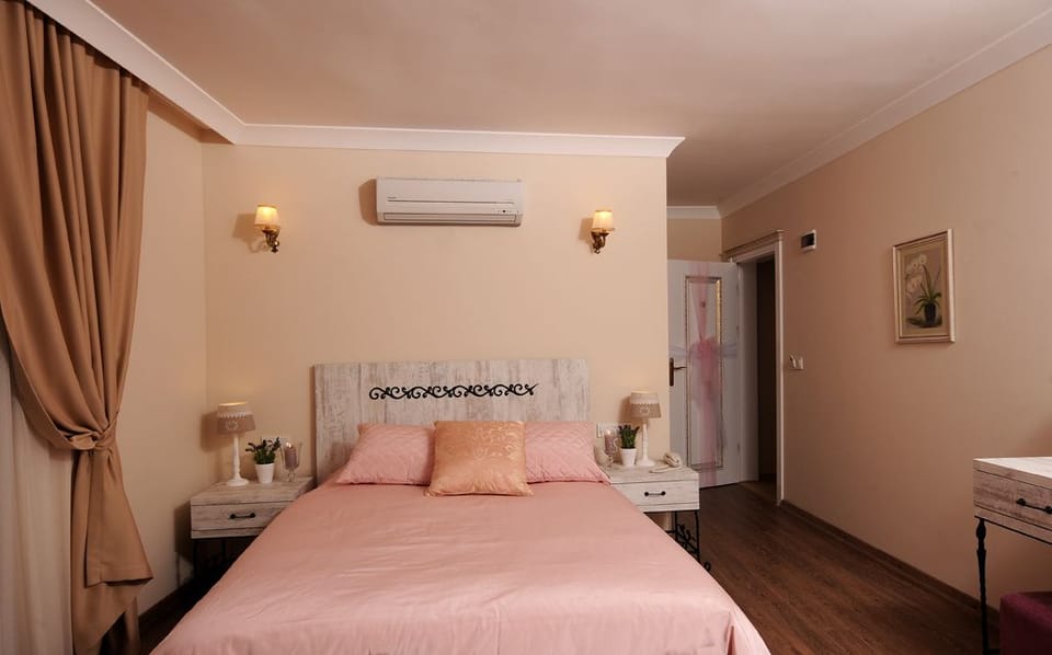 Minibar, WiFi (free)