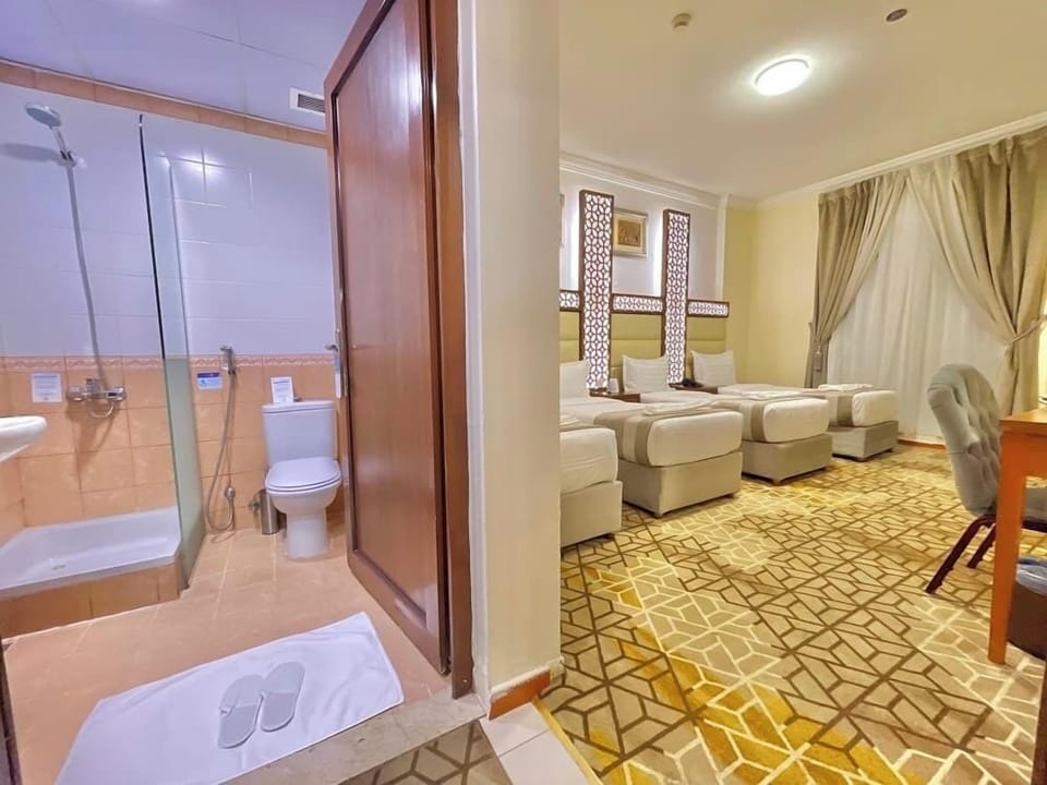 Quadruple Room | WiFi (free), bed sheets