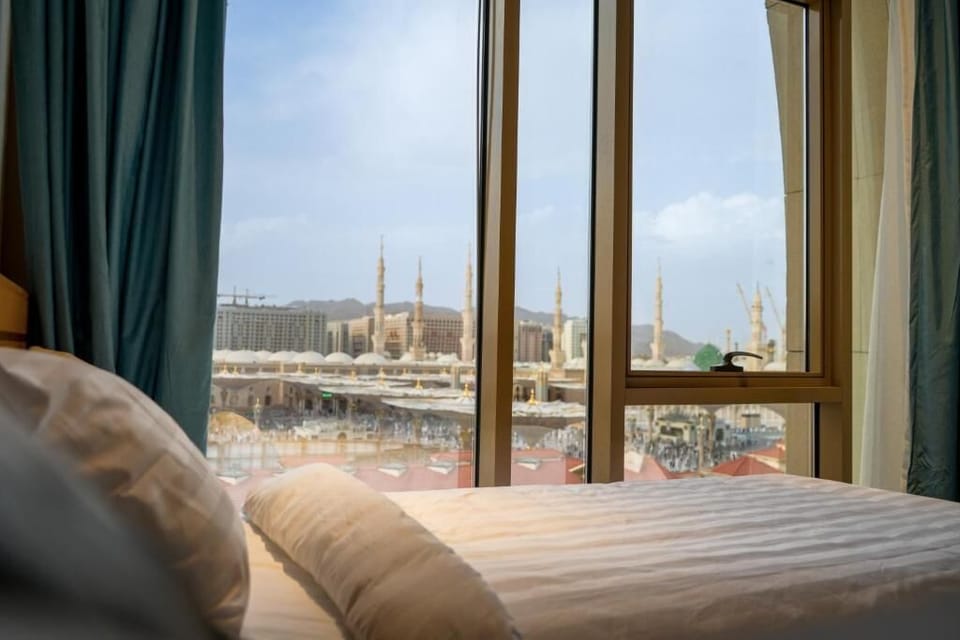 WiFi (free), bed sheets