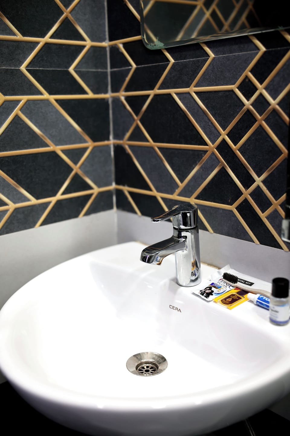 Separate tub and shower, free toiletries, hair dryer, bidet