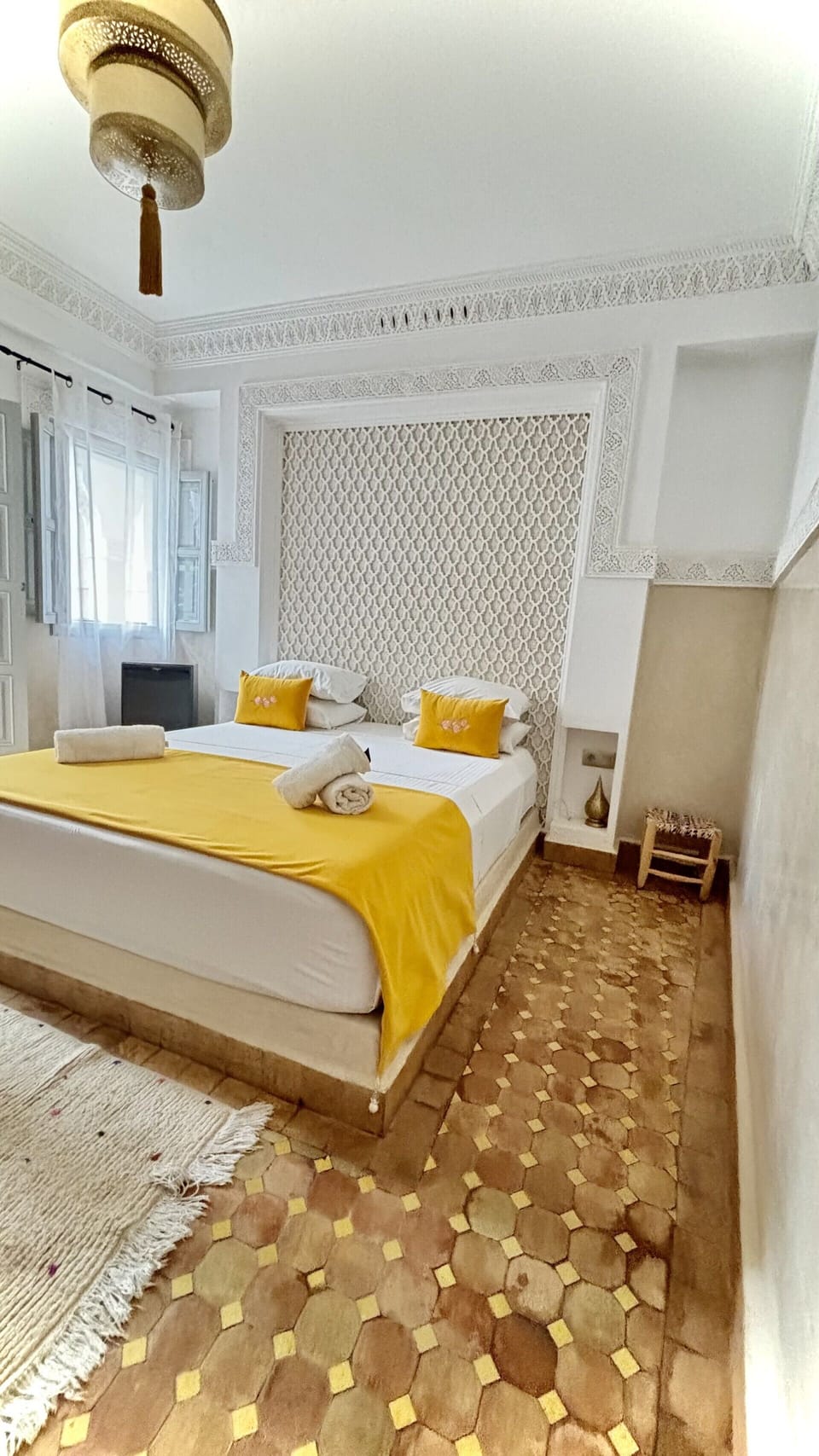 Family House, 5 Bedrooms, Housekeeping, Mountain View | In-room safe, desk, laptop workspace, soundproofing