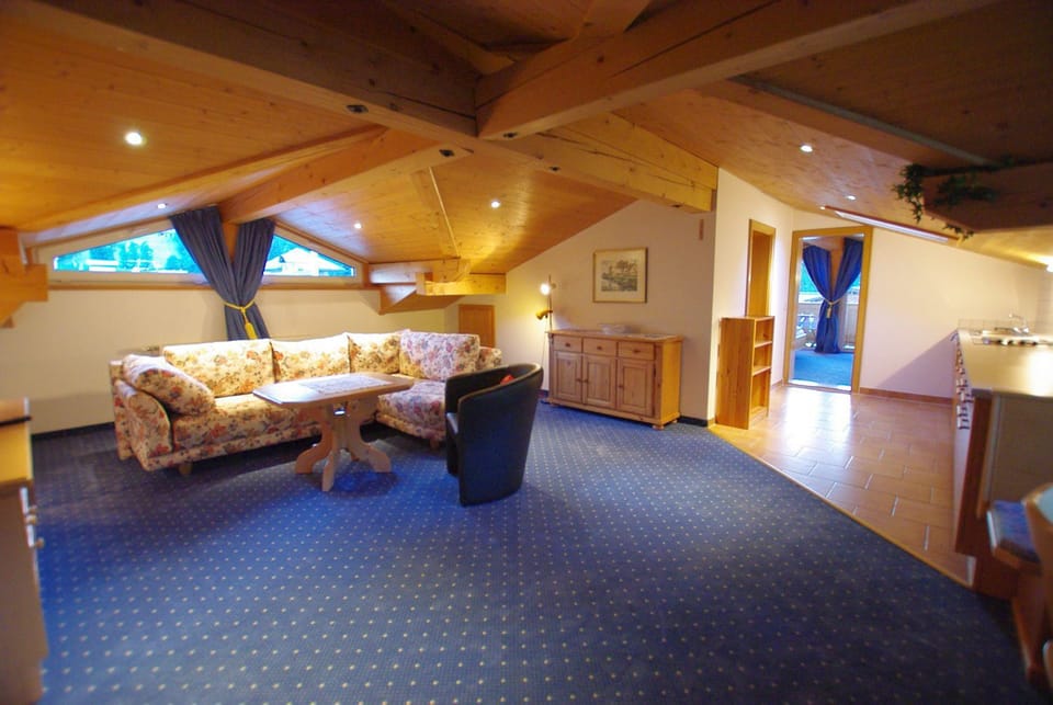 Apartment (75 m2) | Living room | Flat-screen TV