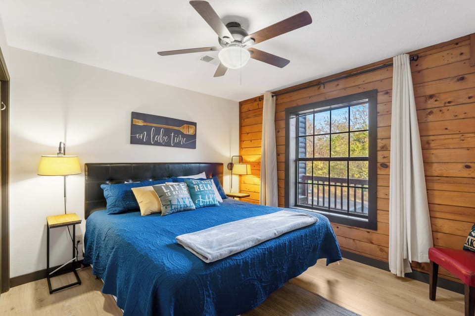 Rustic Shore Cabin Stay for 6 Apartment in Branson