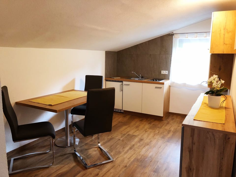 Family Studio, 1 Bedroom, Mountain View, Mountainside | Private kitchen