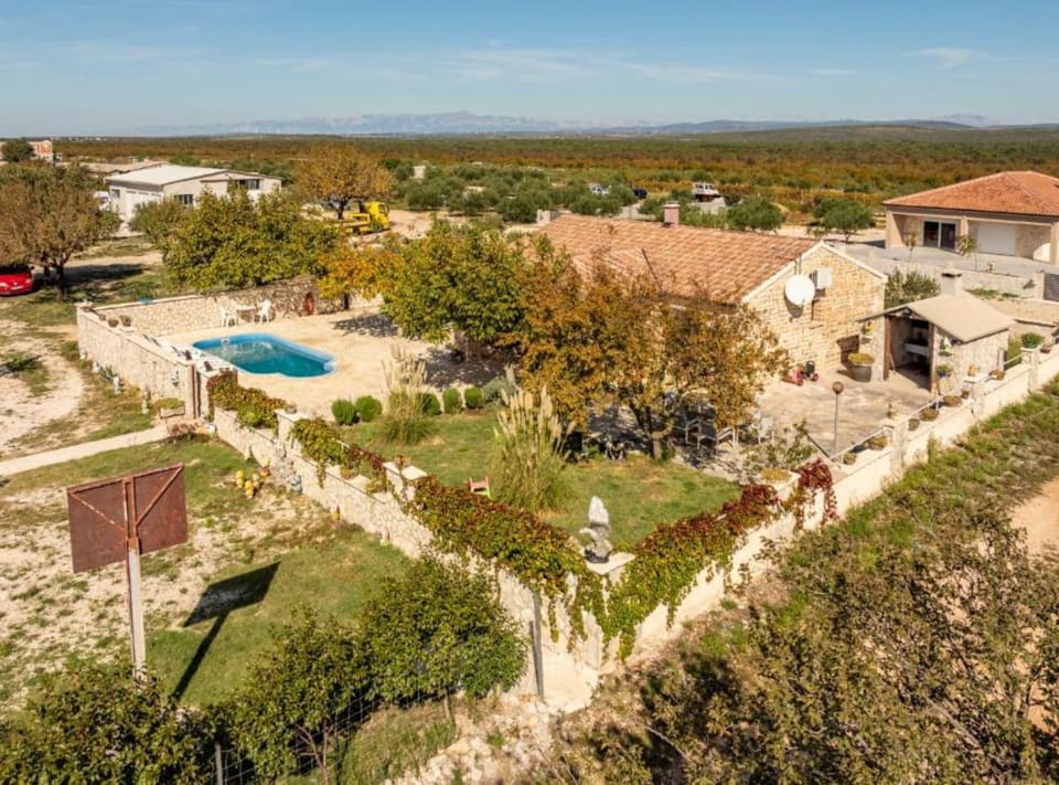 House (Three bedroom Holiday house with pool) | Aerial view