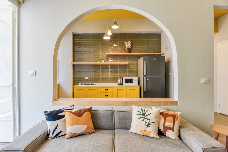 Apartment, 2 Bedrooms, Kitchen | Living room | 46-inch Smart TV with cable channels, streaming services