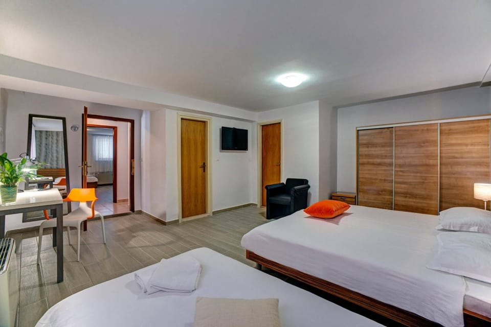 In-room safe, desk, free WiFi, bed sheets