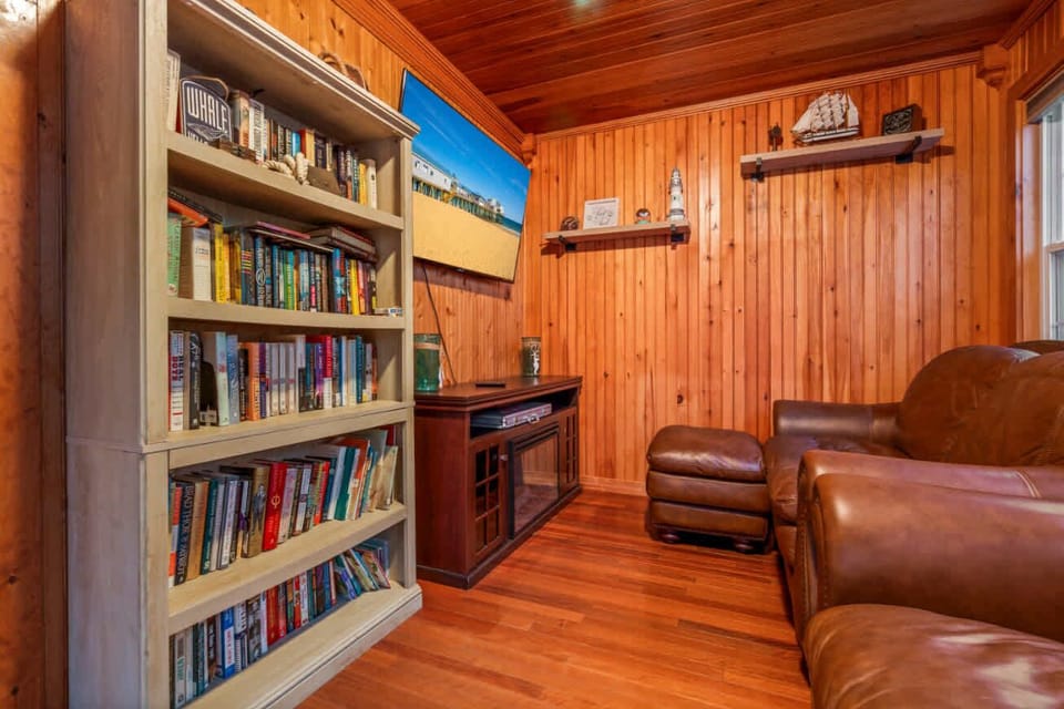 House, Multiple Beds, Kitchen, Ocean View (Danemead Cottage) | Interior