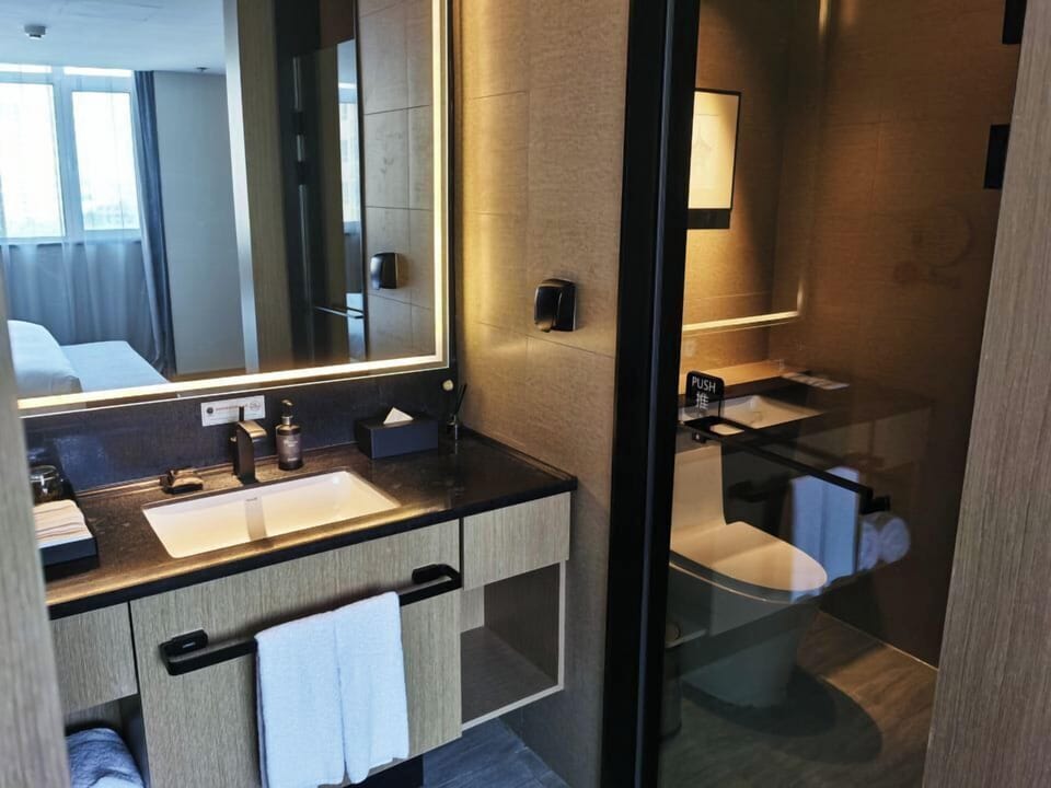 Executive Studio Suite | In-room safe, blackout drapes, soundproofing, WiFi (free)