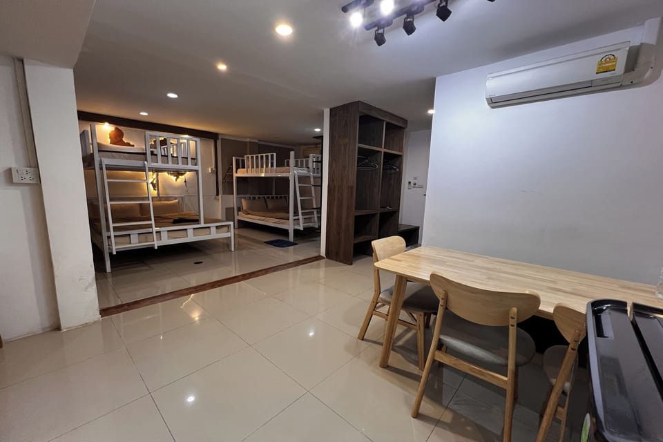 Family Room | Living area | 32-inch flat-screen TV with cable channels
