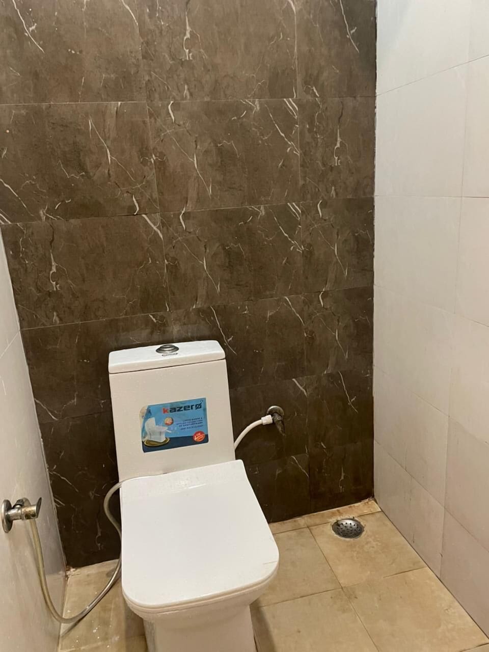 Towels, soap, shampoo, toilet paper