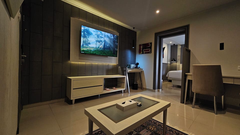Junior Studio Suite, City View | City view