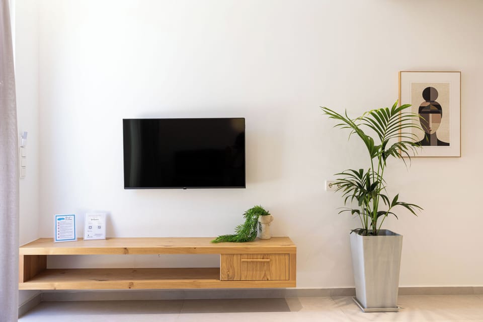 Luxury Villa, 1 Bedroom, Private Pool | Living area | 32-inch flat-screen TV with satellite channels