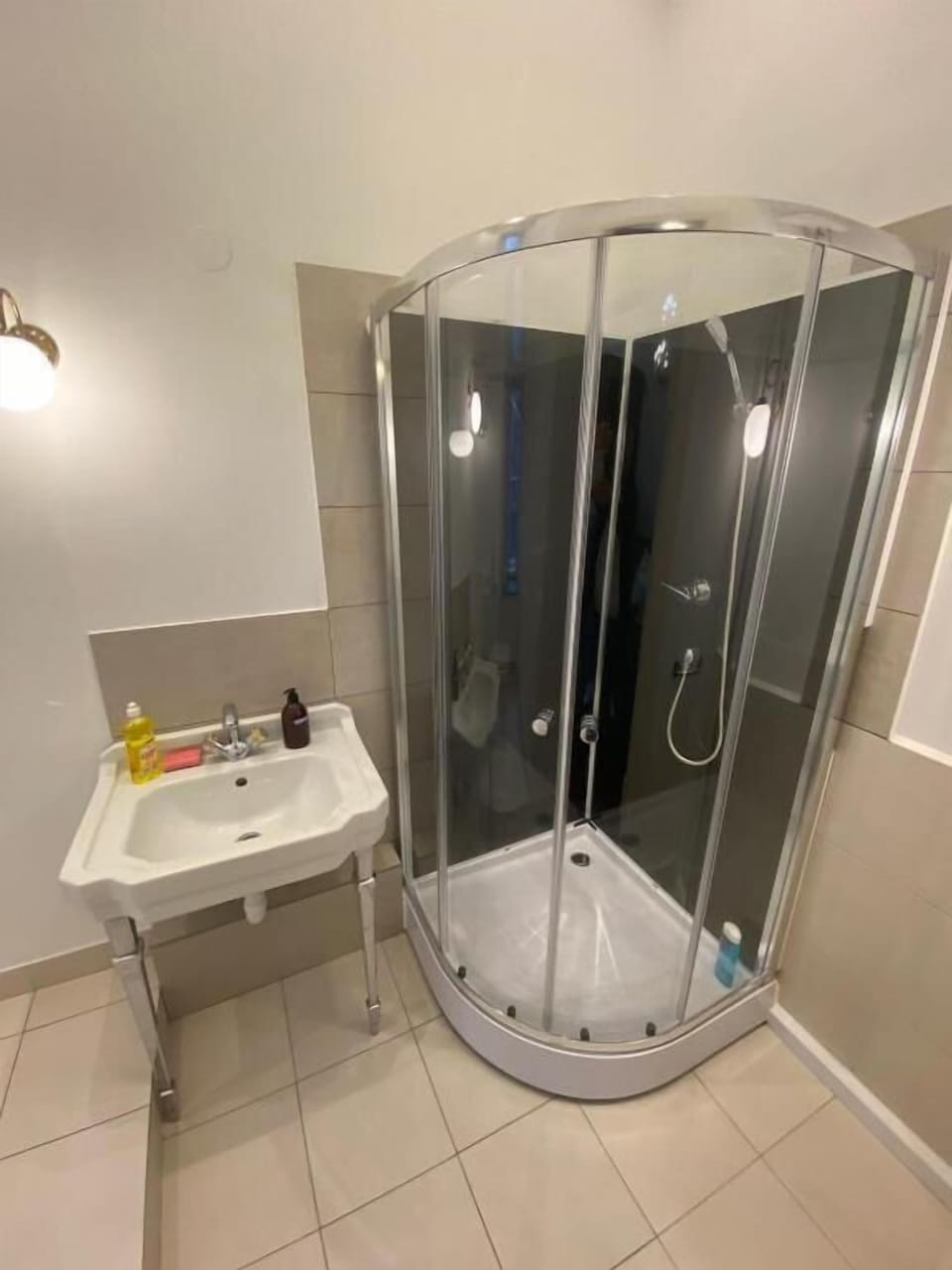 Classic Double Room, 1 Double Bed | Bathroom | Hair dryer, towels, soap, toilet paper