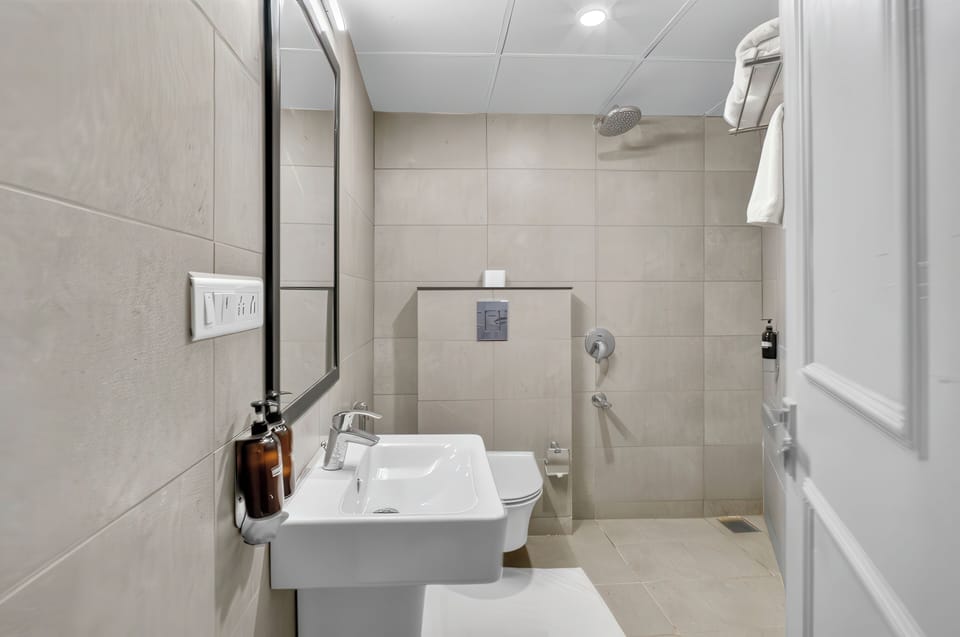 Deluxe Double Room | Bathroom