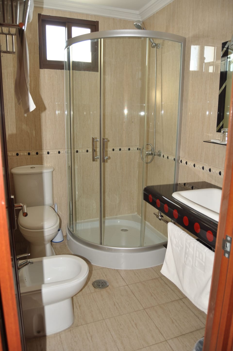 Shower, towels