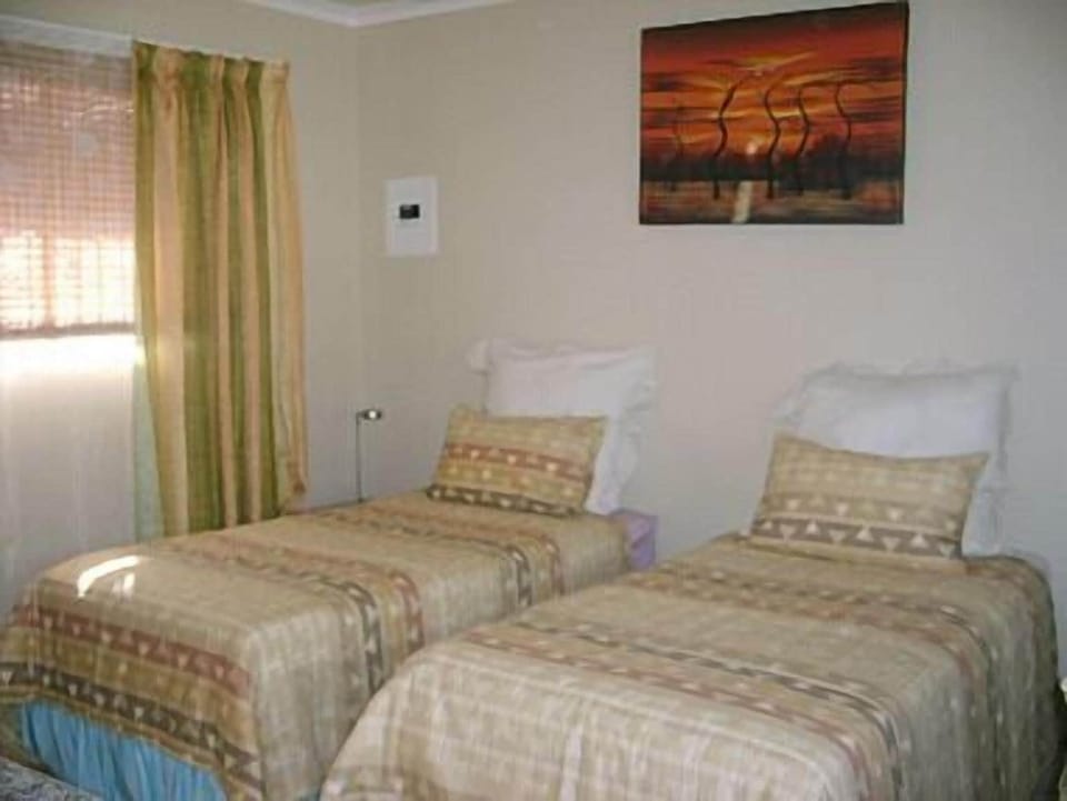 Standard Room | Iron/ironing board