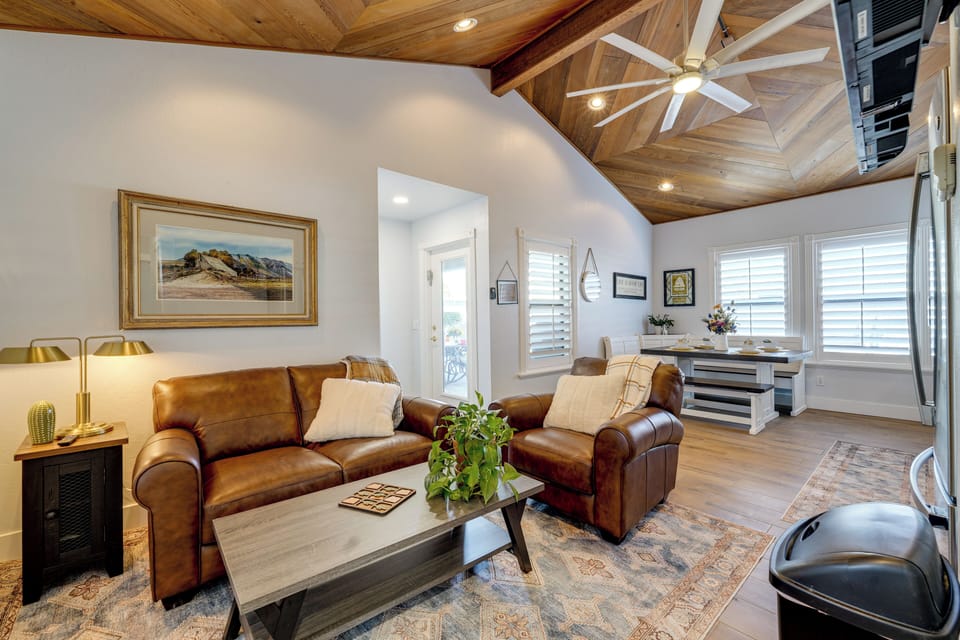 Apartment (2 Bedrooms) | Front of property