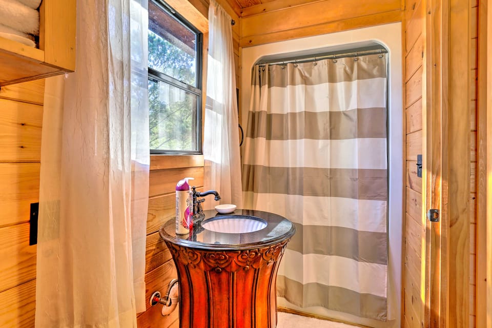 Southern Hills Cabin Near Beavers Bend State Park! Cottage in Broken Bow