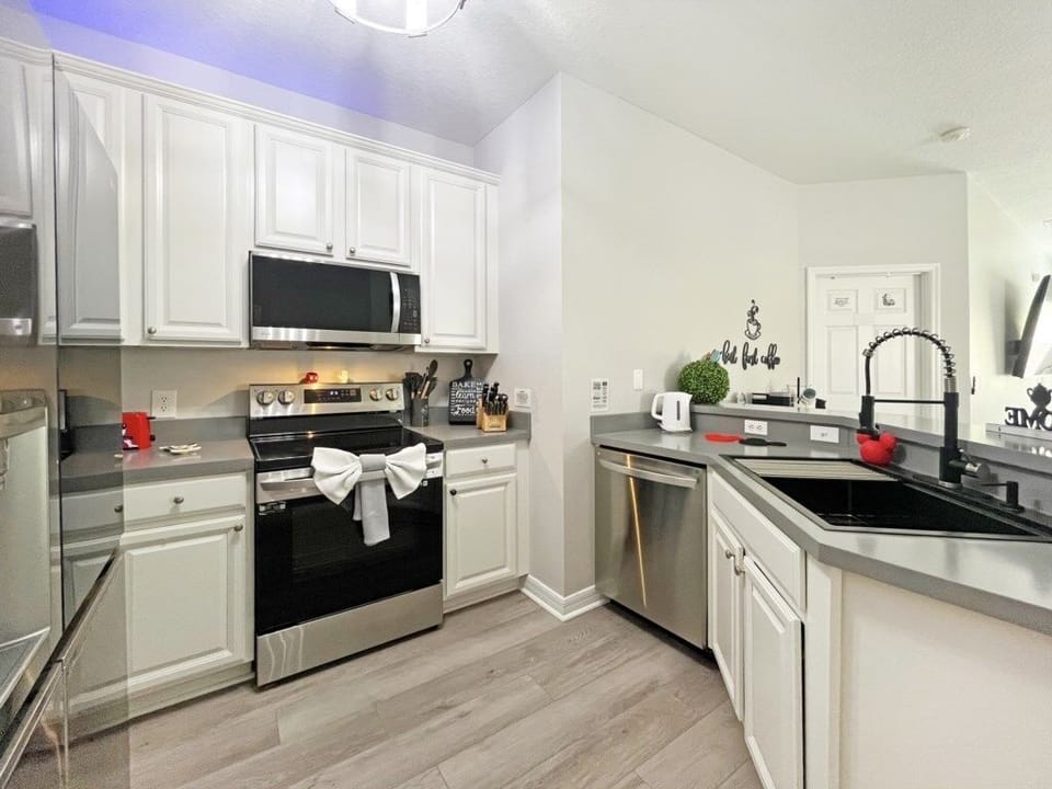 Condo, 3 Bedrooms | Private kitchen
