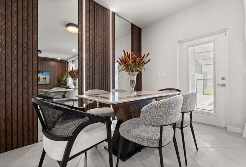 Townhome, 5 Bedrooms | Dining