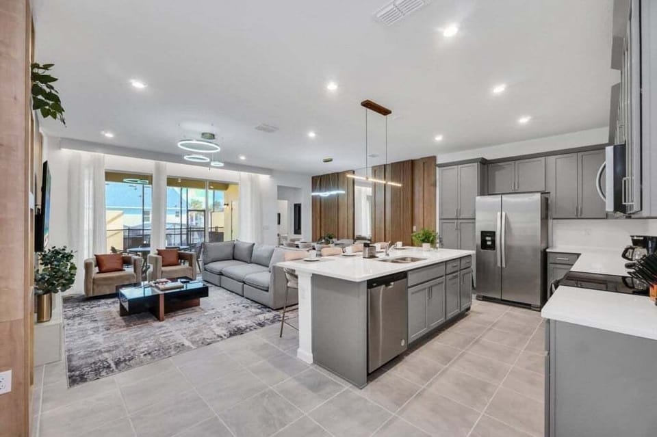 Townhome, 5 Bedrooms | Interior