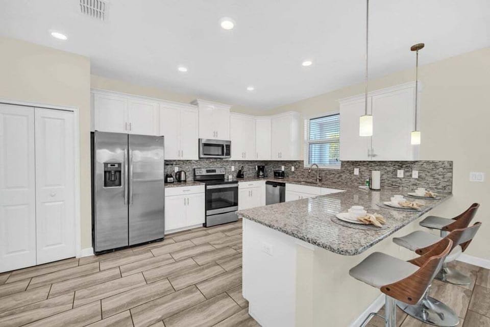 Villa, 6 Bedrooms | Private kitchen
