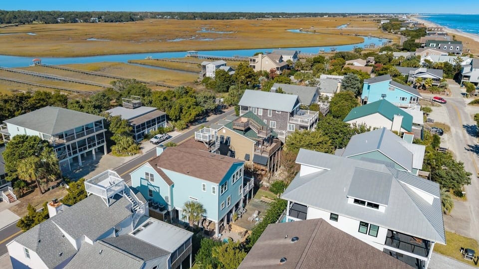 House, 4 Bedrooms | Aerial view