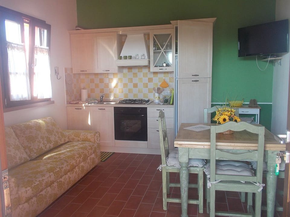 Apartment | Private kitchen | Fridge, oven, stovetop, toaster