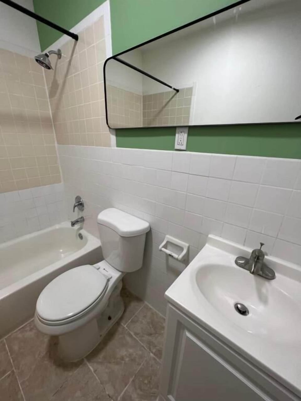 Economy Single Room, Non Smoking | Bathroom | Combined shower/tub, hair dryer, towels, soap