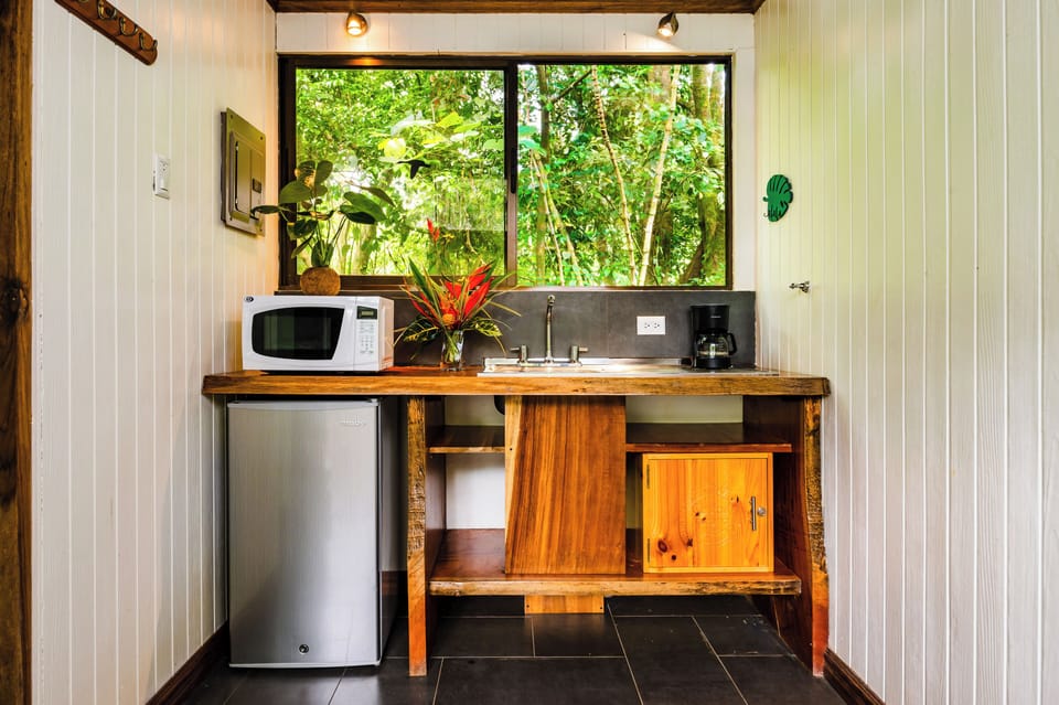 Casita La Luna | Private kitchenette | Fridge