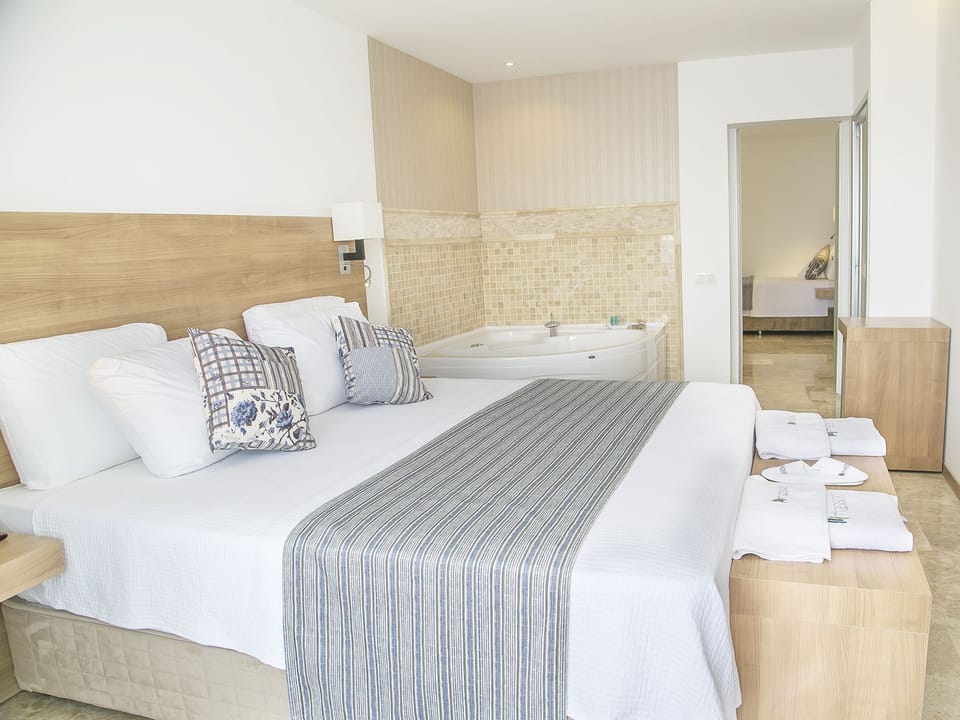 Premium bedding, minibar, in-room safe, soundproofing