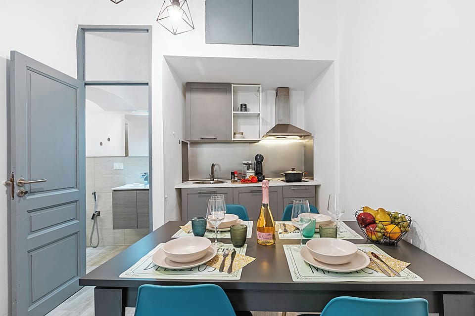 Standard Apartment, Multiple Bedrooms, 2 Bathrooms (Saro House) | Dining