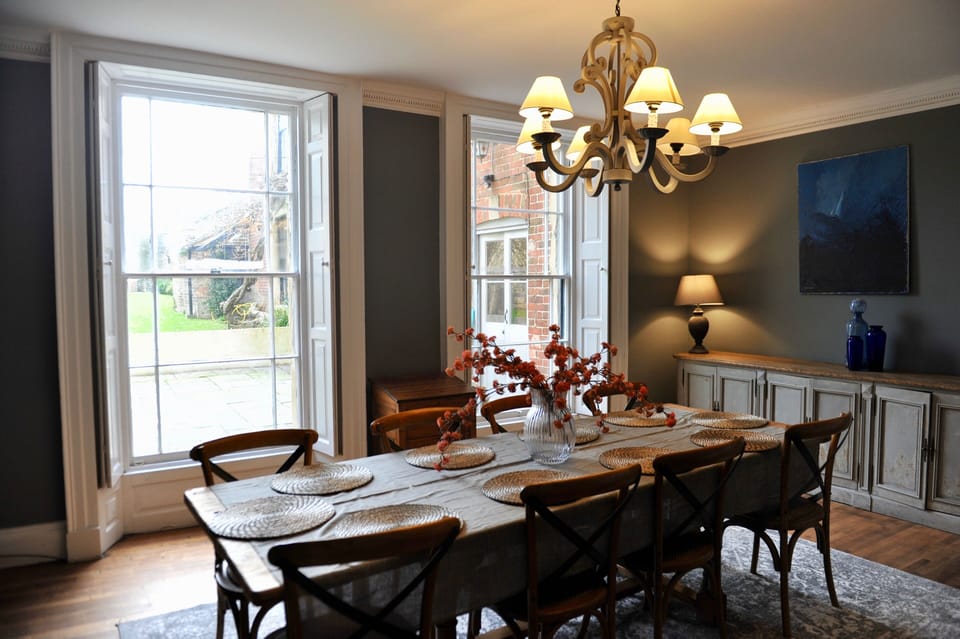 Cottage | Dining