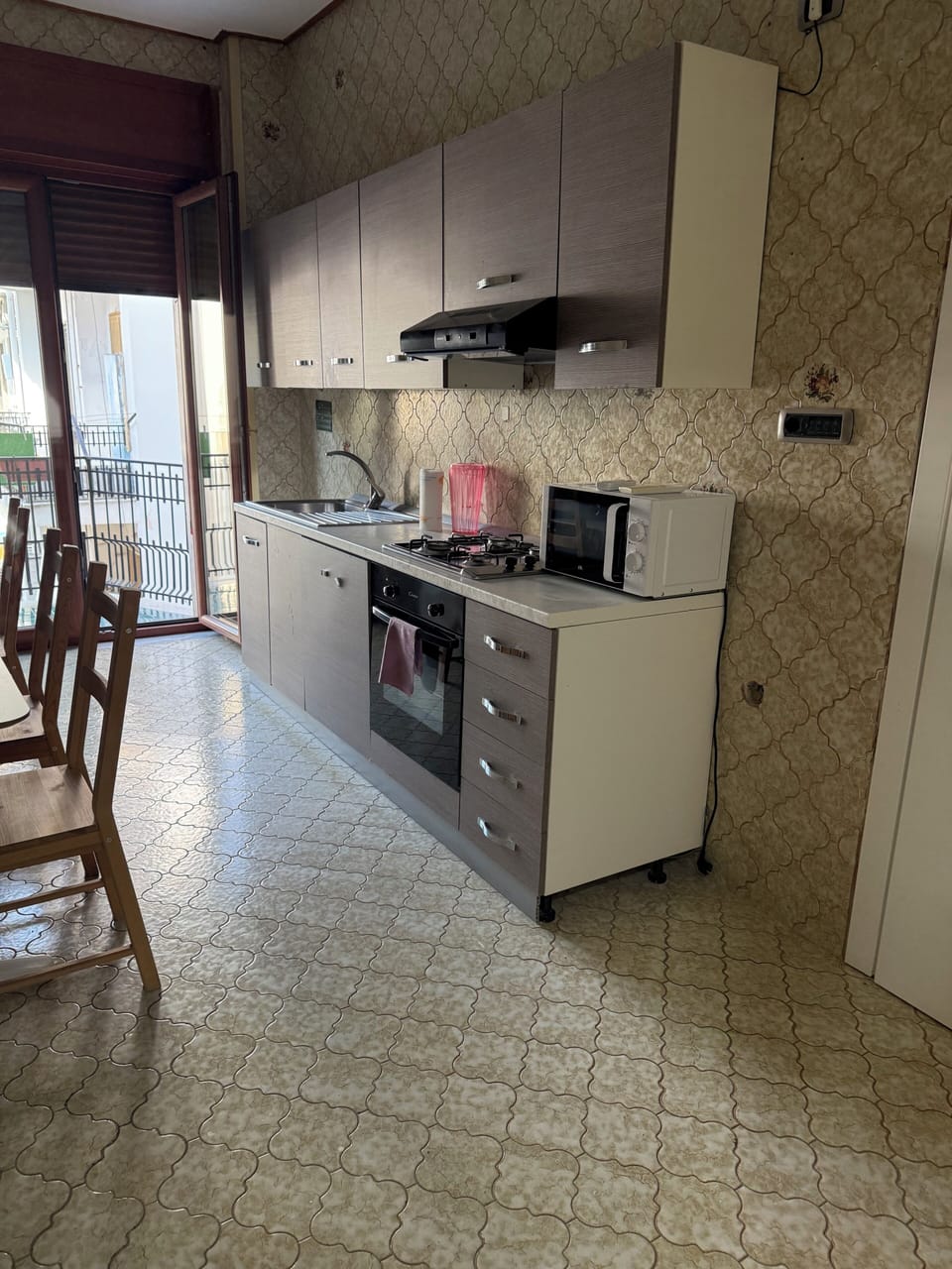 Deluxe Double Room, Balcony, City View | Private kitchen