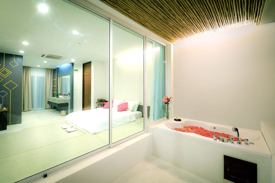 Canupy Room | Minibar, in-room safe, soundproofing, free WiFi