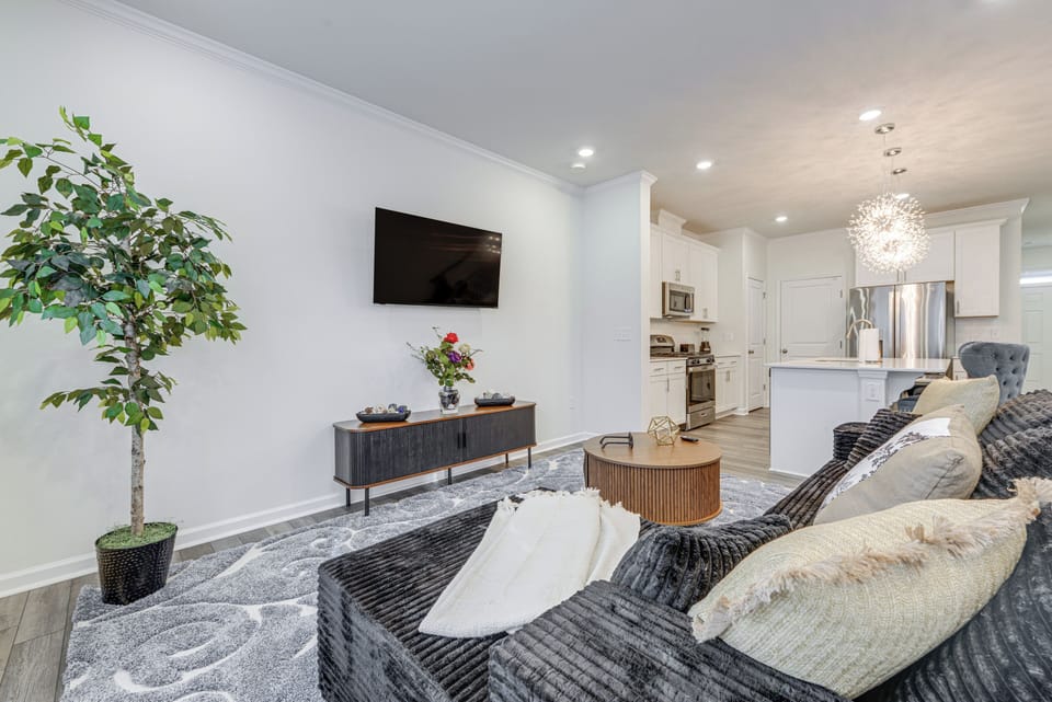 Apartment (3 Bedrooms) | Front of property
