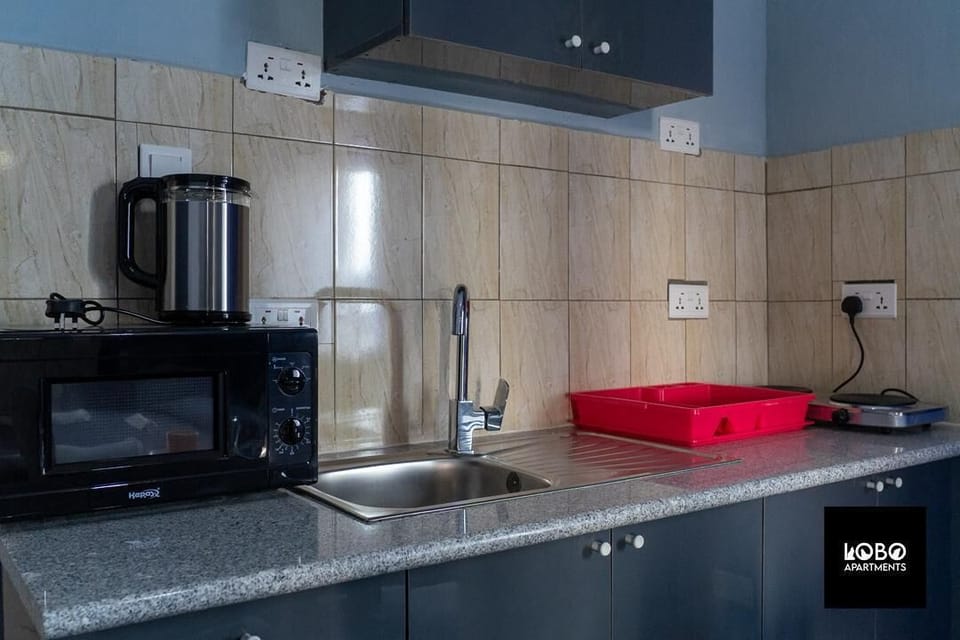 Studio, City View | Private kitchen | Mini-fridge, microwave, cookware/dishes/utensils