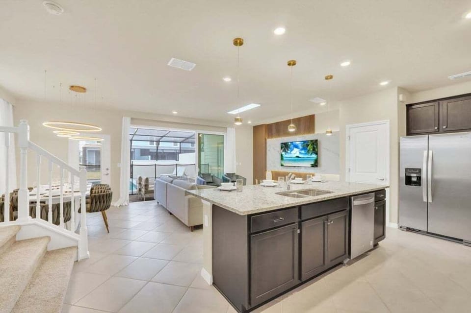 Townhome, 5 Bedrooms | Interior
