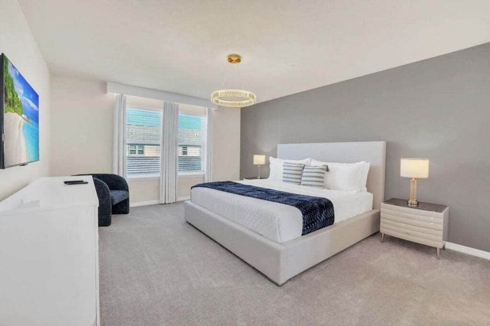 The Cutest Tonwhome & Private Splash Pool! 5 Bedroom Townhouse House in Four Corners