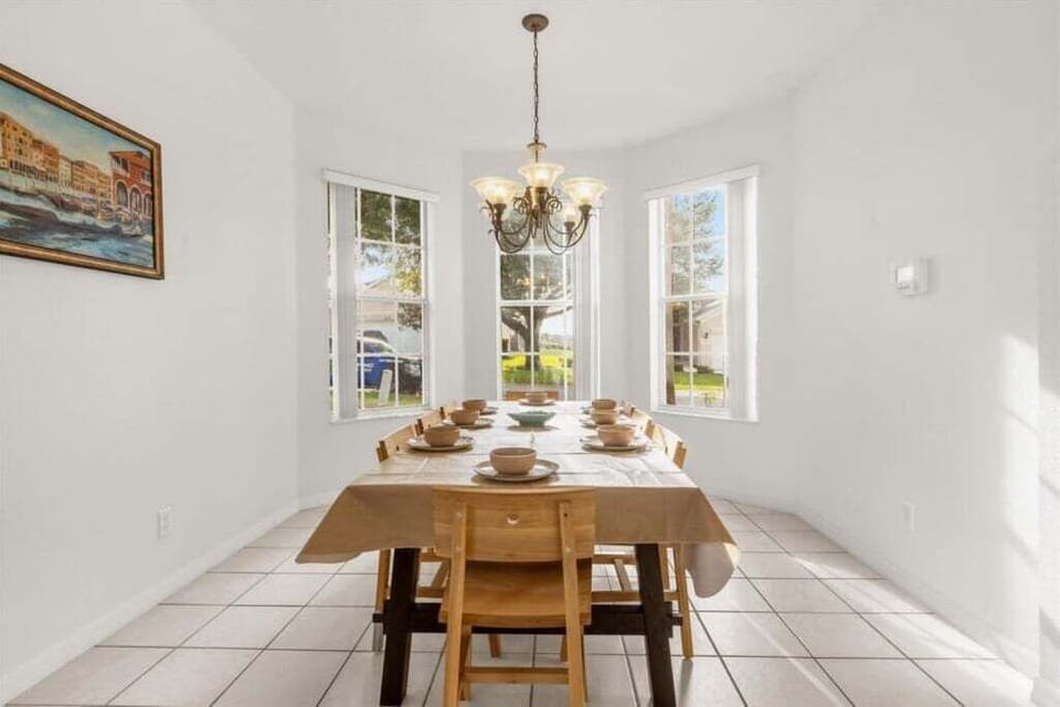 Villa, 4 Bedrooms | Dining