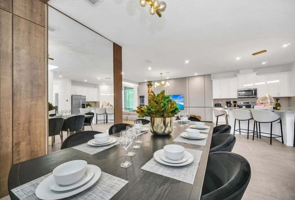 Villa, Multiple Bedrooms | Dining