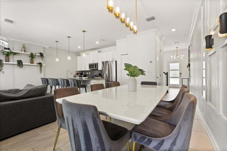 Townhome, 4 Bedrooms | Dining