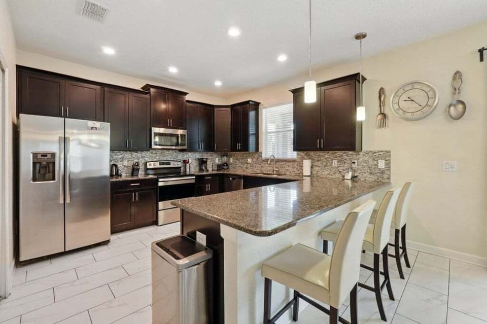 Villa, 6 Bedrooms | Private kitchen