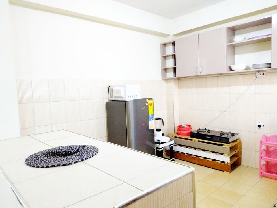 Classic Studio | Private kitchen | Fridge, microwave, cookware/dishes/utensils
